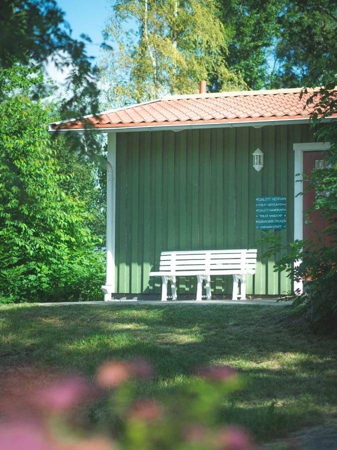 Bjoerkbackens Stugby I Vimmerby Otel Dış mekan fotoğraf